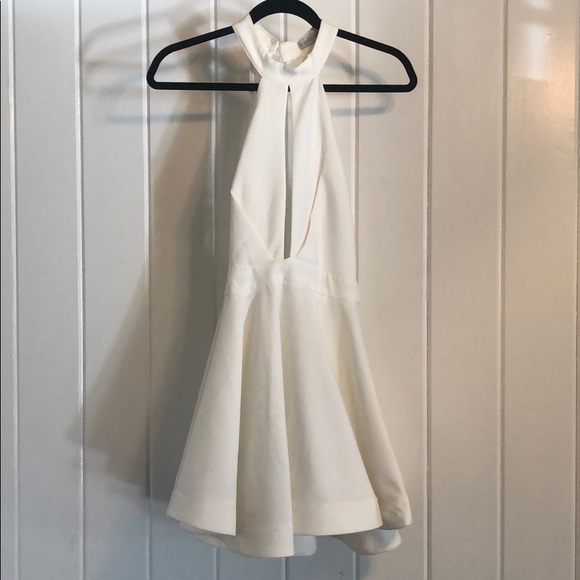 Flowy white dress with key hole - Picture 2 of 9